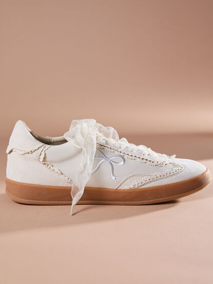 Julie Bow Lace Sneakers - TULLABEE
