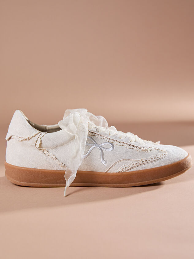 Julie Bow Lace Sneakers Detail 2 - TULLABEE