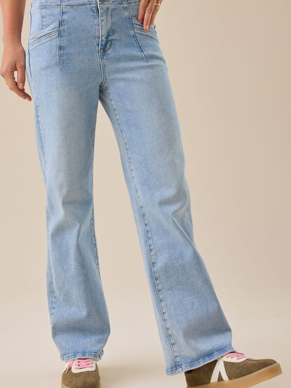 Tyla Wide Leg Jeans - TULLABEE