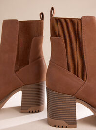 Lucie Bootie Detail 3 - TULLABEE