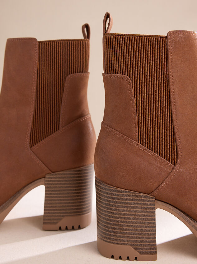 Lucie Bootie Detail 3 - TULLABEE