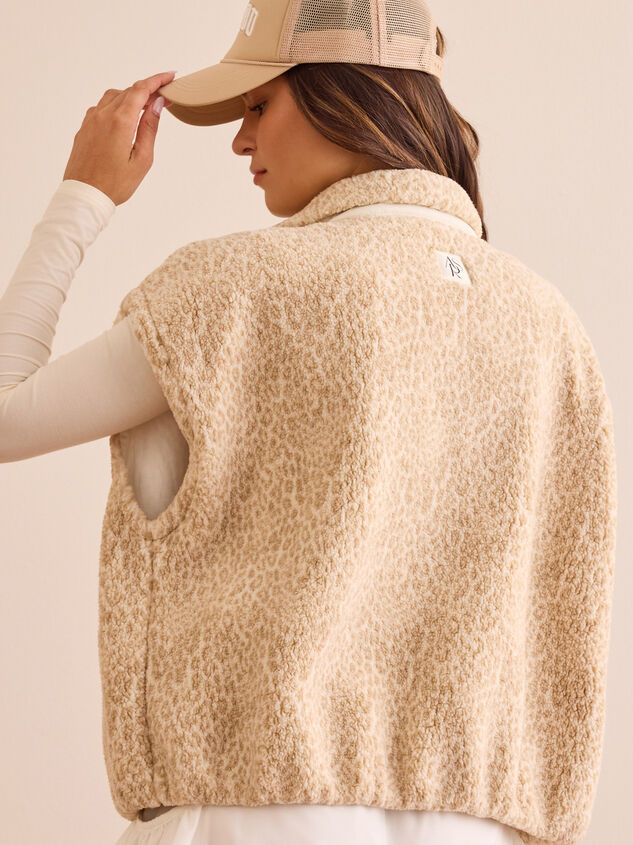 Leopard Summit Sherpa Button Vest Detail 4 - TULLABEE