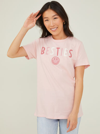 Besties Mama Tee - TULLABEE