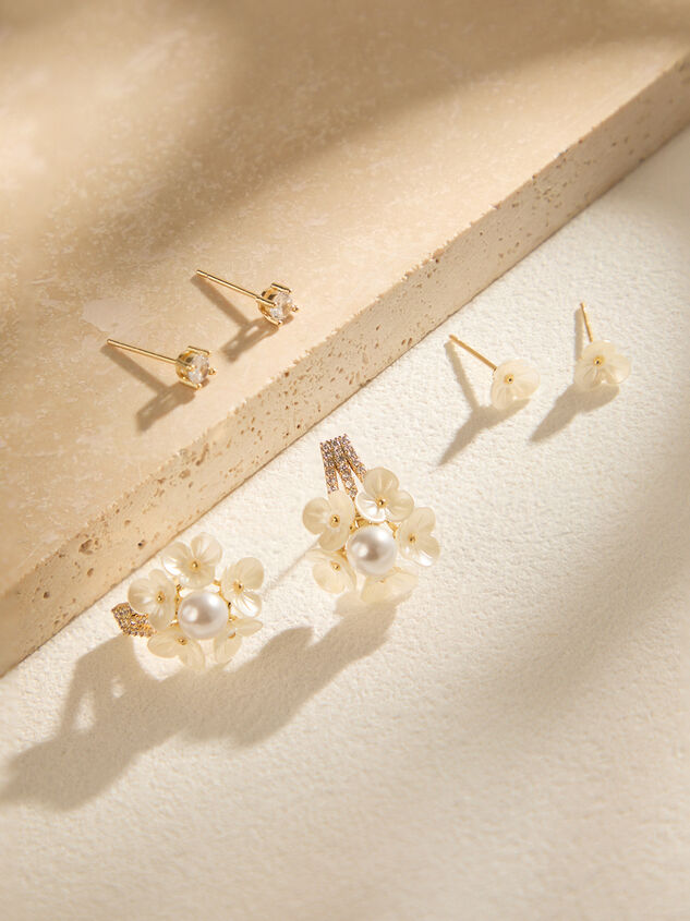 Flower Pearl Cluster Earring Set - TULLABEE