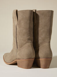 Nelly Suede Boot Detail 4 - TULLABEE