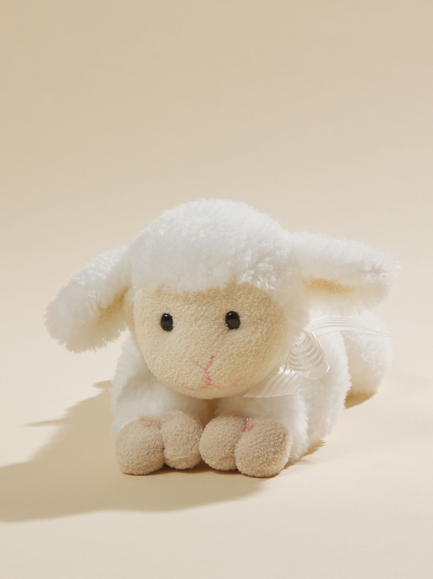 Musical lamb stuffed animal outlet
