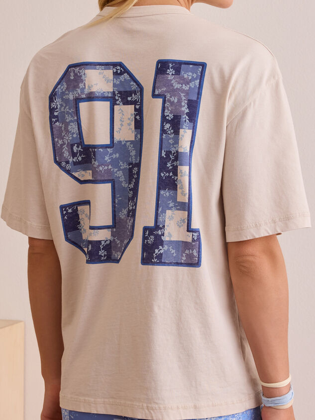 91' Star Oversized Tee Detail 5 - TULLABEE