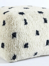 Lantana Pouf Detail 3 - TULLABEE