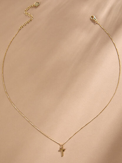 18k Gold Faithful Cross Charm Necklace - TULLABEE