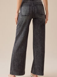 Braylee Straight Leg Jeans Detail 5 - TULLABEE