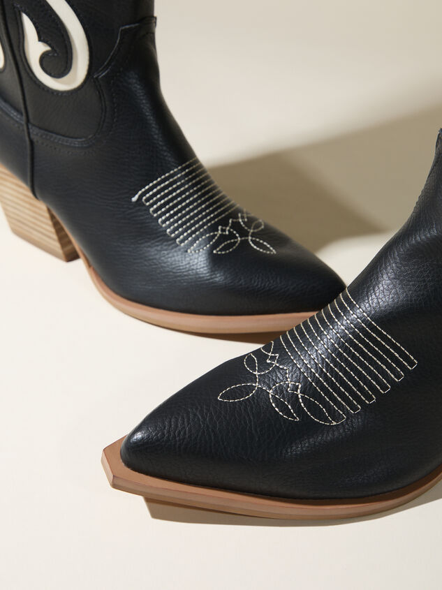 Ida Cutout Western Boot Detail 3 - TULLABEE