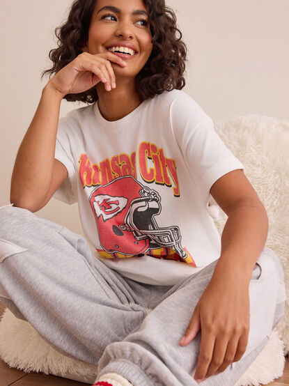 Chiefs Helmet Oversized Tee - TULLABEE
