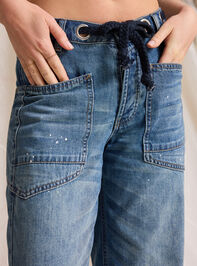 Lindsey Barrel Jeans Detail 4 - TULLABEE