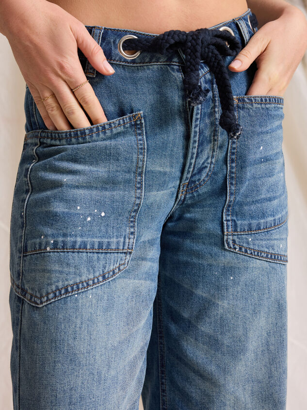 Lindsey Barrel Jeans Detail 4 - TULLABEE