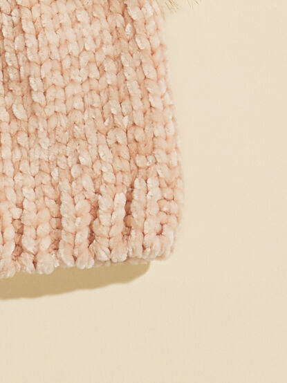 Chenille Pom Pom Beanie - TULLABEE