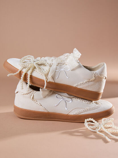 Julie Bow Lace Sneakers - TULLABEE