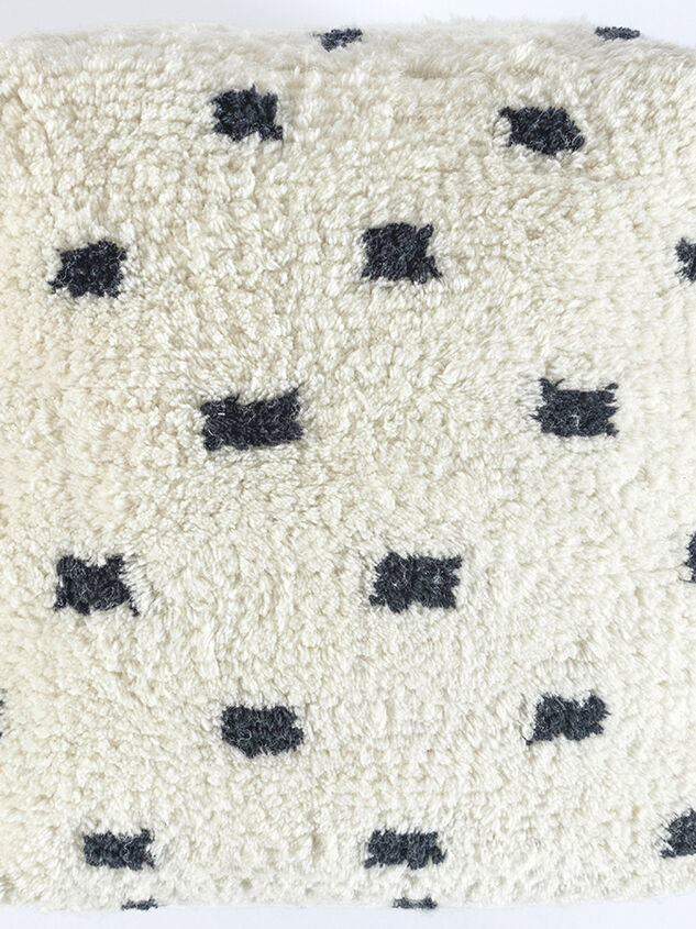 Lantana Pouf Detail 5 - TULLABEE