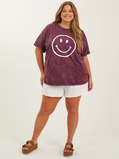 Smiley Face Oversized Tee - TULLABEE