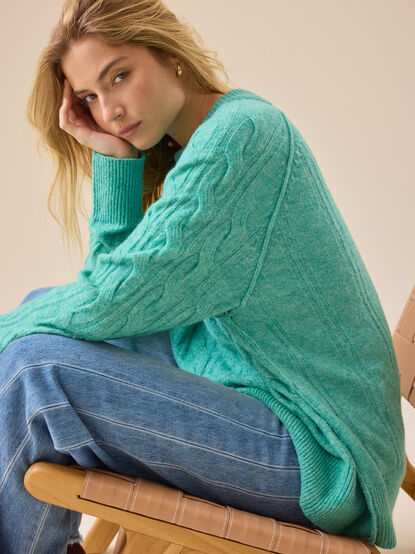 Maude Cozy Cable Sweater - TULLABEE