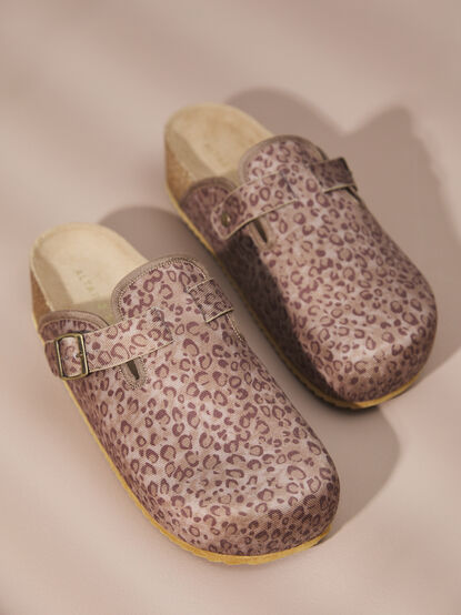 Lorenna Leopard Platform Clog - TULLABEE