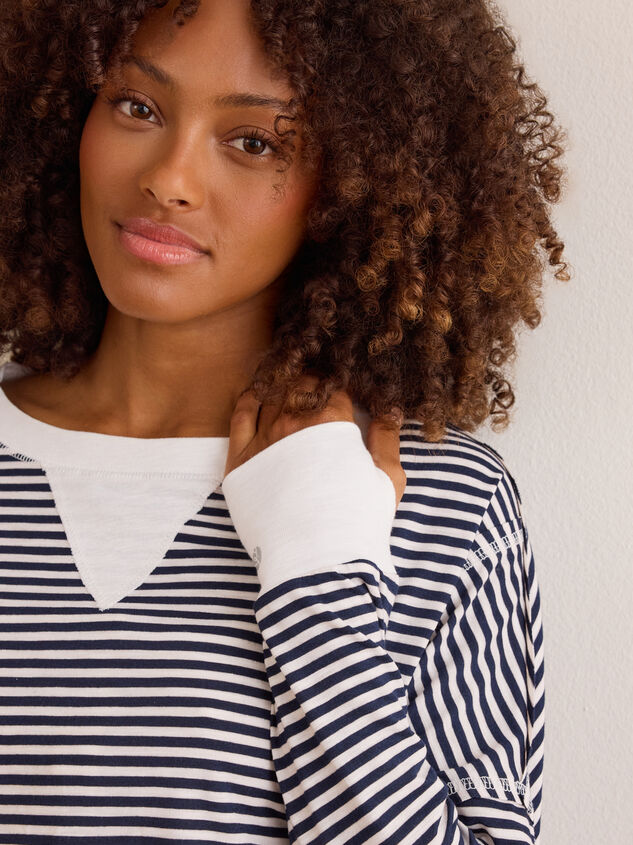 Her League Striped Pullover Detail 3 - TULLABEE