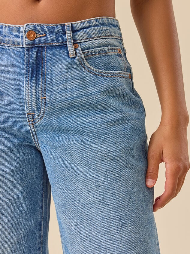 Kelley Straight Leg Jeans Detail 3 - TULLABEE