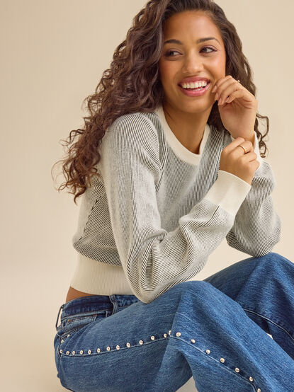 Lyla Banded Hem Stripe Sweater - TULLABEE