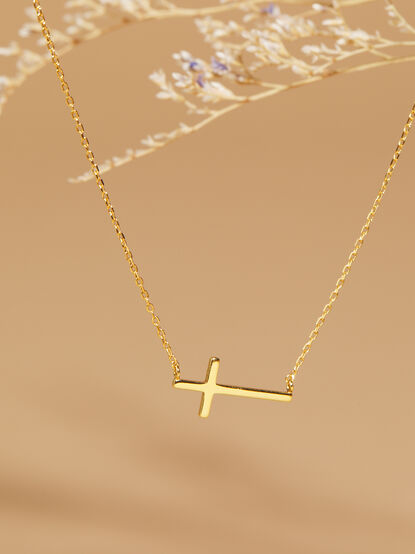 18K Gold Plated Cross Necklace - TULLABEE