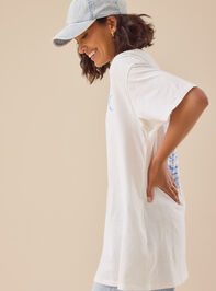 Late Night Readers Oversized Tee Detail 3 - TULLABEE