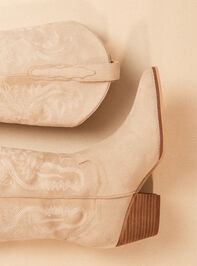 Amaya Western Boots Detail 4 - TULLABEE