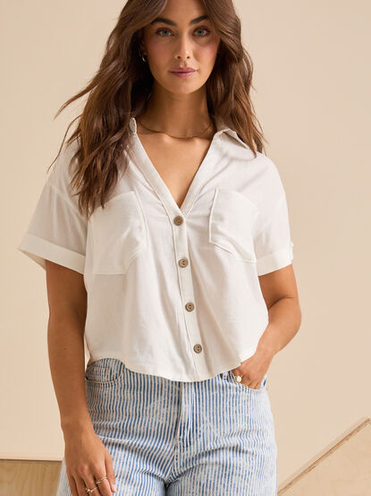 Courtney Crop Linen Shirt - TULLABEE