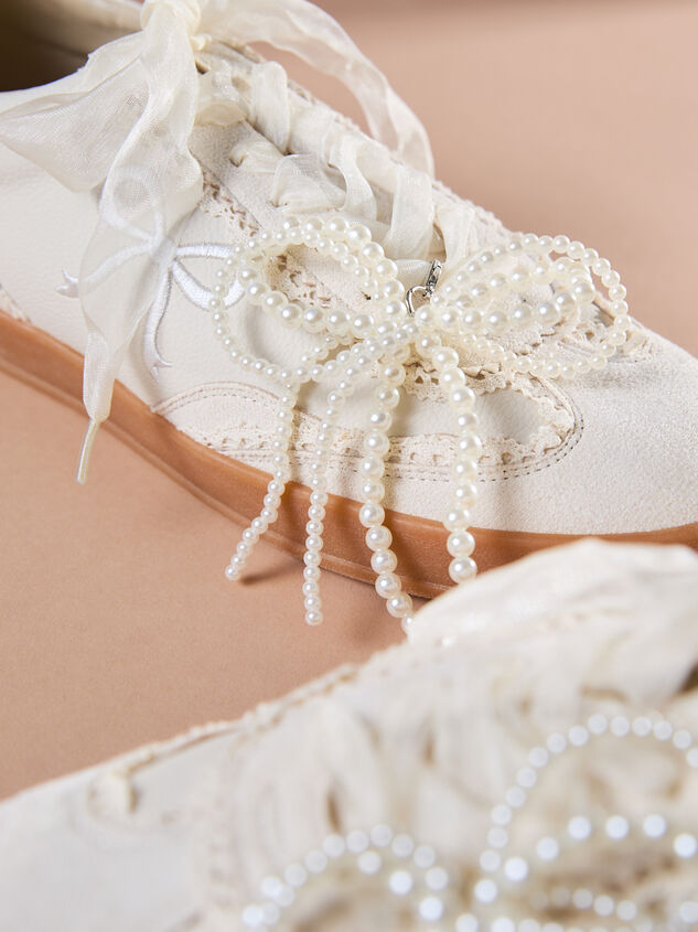 Julie Bow Lace Sneakers Detail 3 - TULLABEE