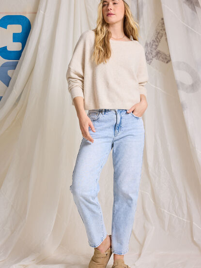 Savvy Straight Leg Jeans - TULLABEE