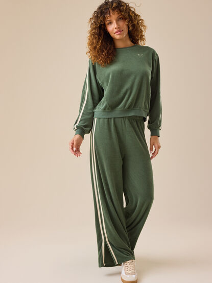 Victor Mama Sweat Pants by Rylee + Cru - TULLABEE