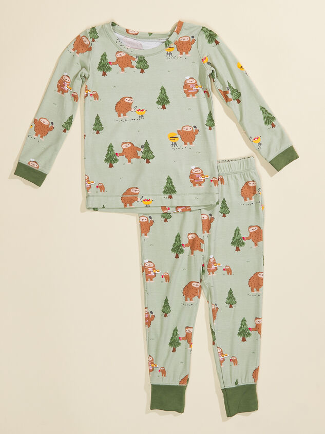 Bigfoot Pajama Set Detail 1 - TULLABEE