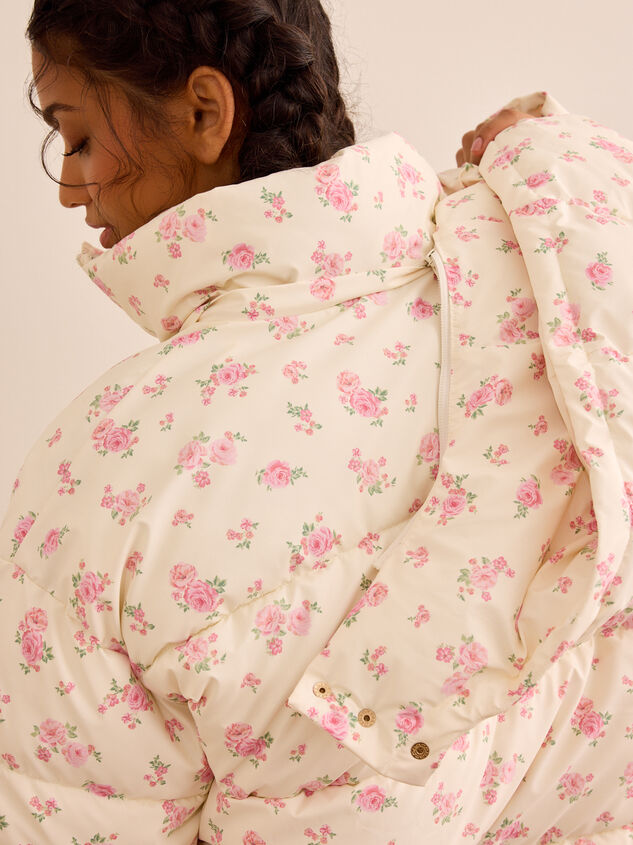 Frosted Wishes Floral Puffer Jacket Detail 5 - TULLABEE