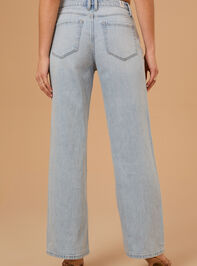 Melanie Straight Leg Jeans Detail 5 - TULLABEE