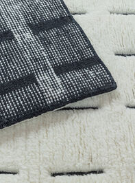 Yucca Handwoven Rug Detail 5 - TULLABEE