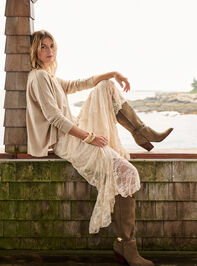 Sav Cozy V-Neck Pullover - TULLABEE