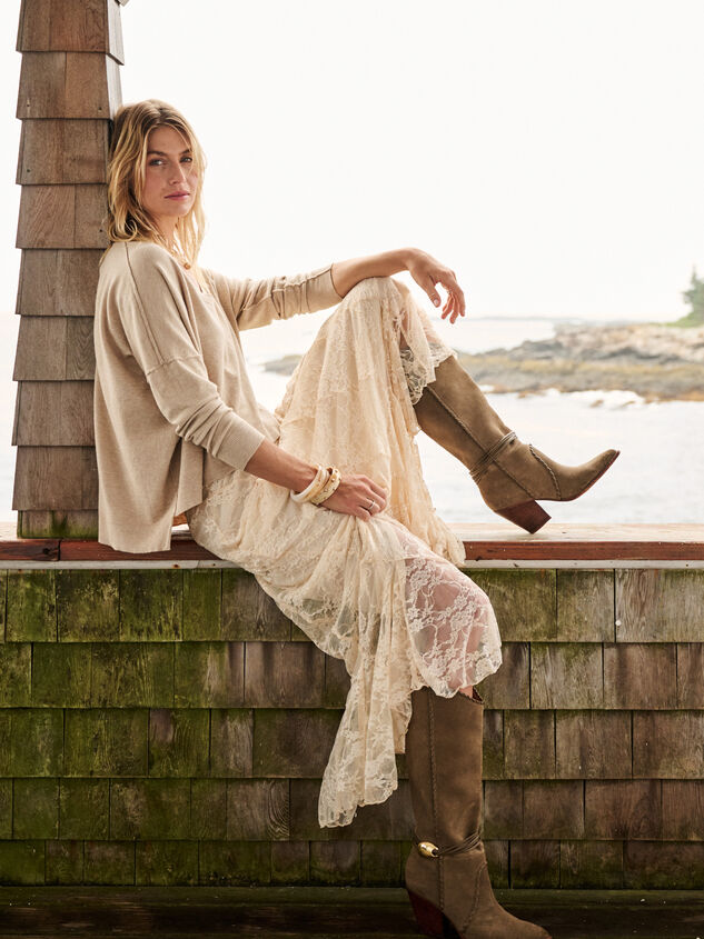 Sav Cozy V-Neck Pullover - TULLABEE
