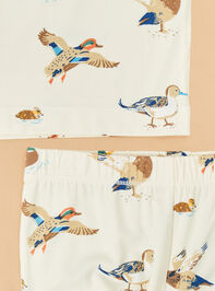 Ducks on the Loose Lounge Set Detail 2 - TULLABEE