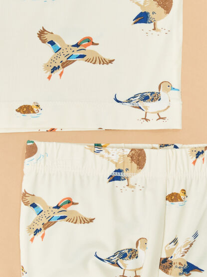 Ducks on the Loose Lounge Set - TULLABEE