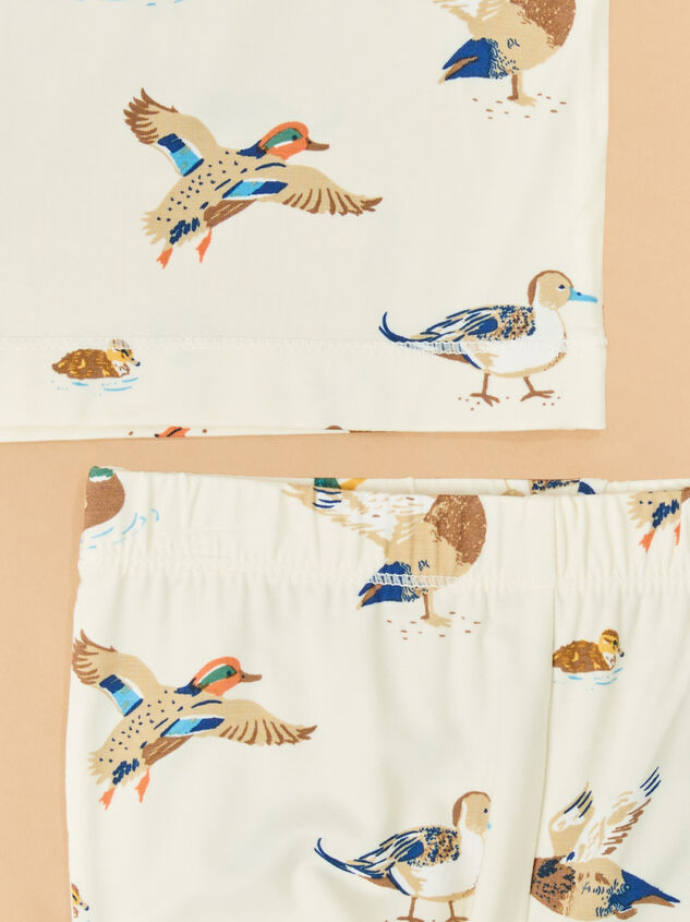 Ducks on the Loose Lounge Set Detail 2 - TULLABEE