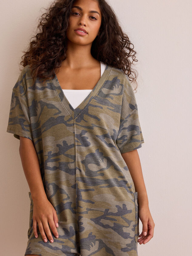 Hang Tough Reversible Tee Camo Romper Detail 6 - TULLABEE