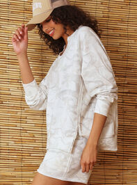Off Track Notch Oversized Sweatshirt Detail 3 - TULLABEE