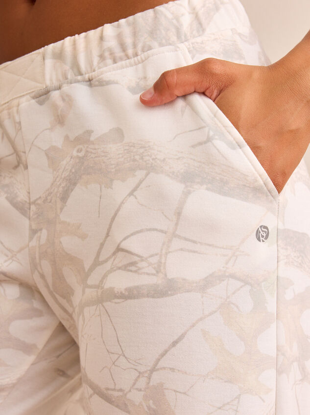 Modern Motion Camo Pants Detail 3 - TULLABEE