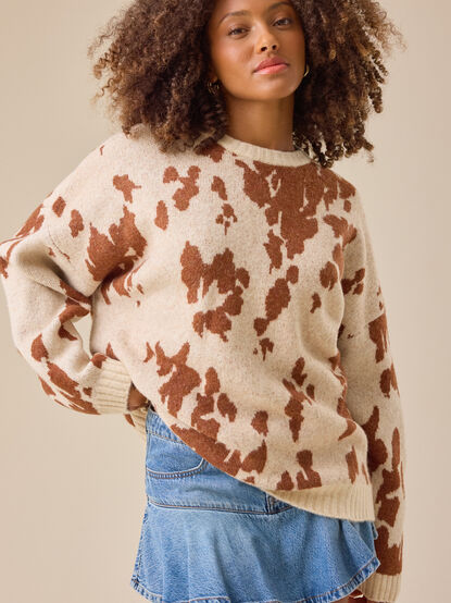 Elia Cow Print Sweater - TULLABEE