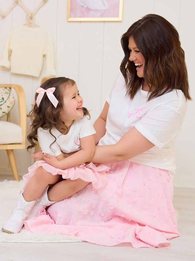 Mamas Lifelong Besties Bow Tee Detail 7 - TULLABEE