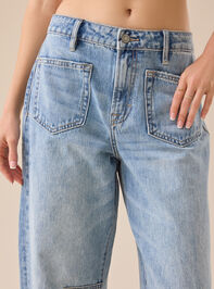 Jasper Mid Rise Barrel Jeans Detail 3 - TULLABEE