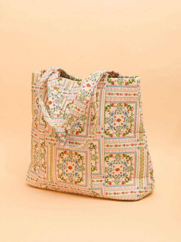 Cecile Quilted Tote Bag Detail 3 - TULLABEE